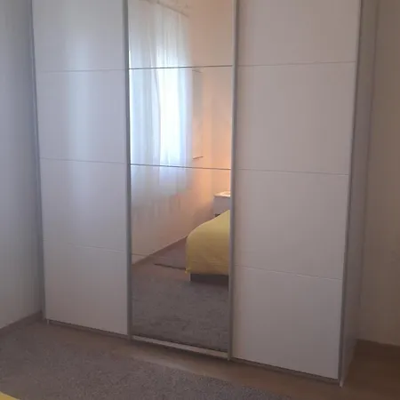 Apartment Luka *