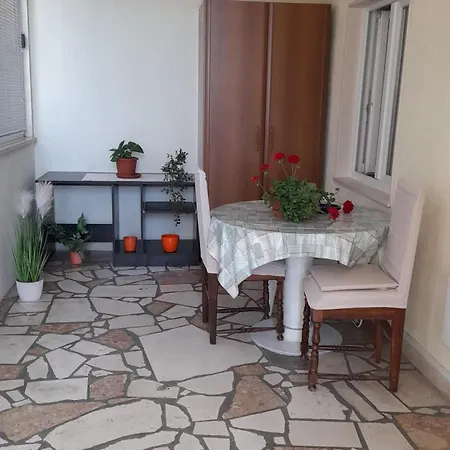 Apartment Luka *
