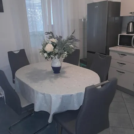 Apartment Luka *